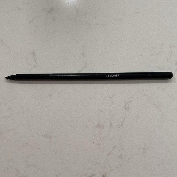 Chanel Eyeliner Brush - Picture 2 of 2
